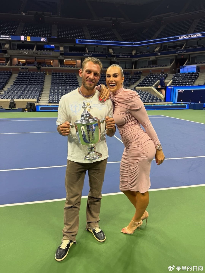 开云移动端-&amp;#34;逼婚&amp;#34;成功!网球世界第一订婚,年赚两亿却甘愿为男友背上小三骂名|萨巴伦卡|科尔|阿丽娜·萨巴伦卡|WTA|库兹涅佐娃_新浪体育_新浪新闻
