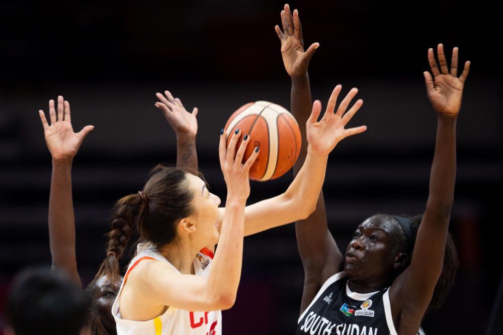 不是王思雨！不是杨舒予！南苏丹女篮主帅赞中国2小将，已是核心